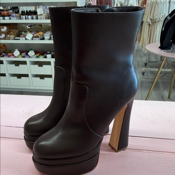 Shoes - Brown Platform Ankle Boots